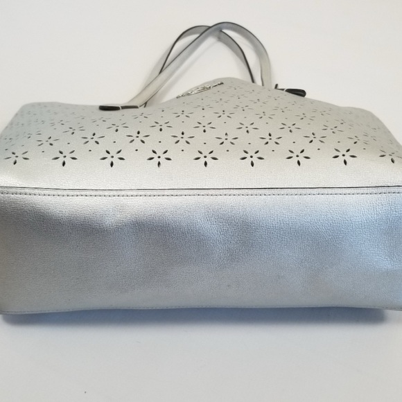 Coach Silver Scalloped Tote-EUC - Picture 10 of 12